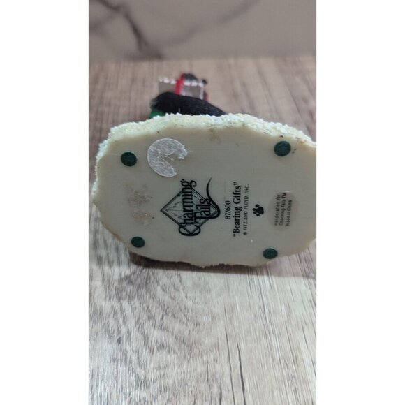 Charming Tails 1997 Bearing Gifts Figurine Skunk Christmas Presents 87/6 - Picture 10 of 11